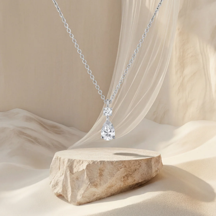 Collier Lumière – Goutte Élégante