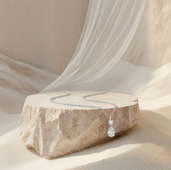 Collier Lumière – Goutte Élégante