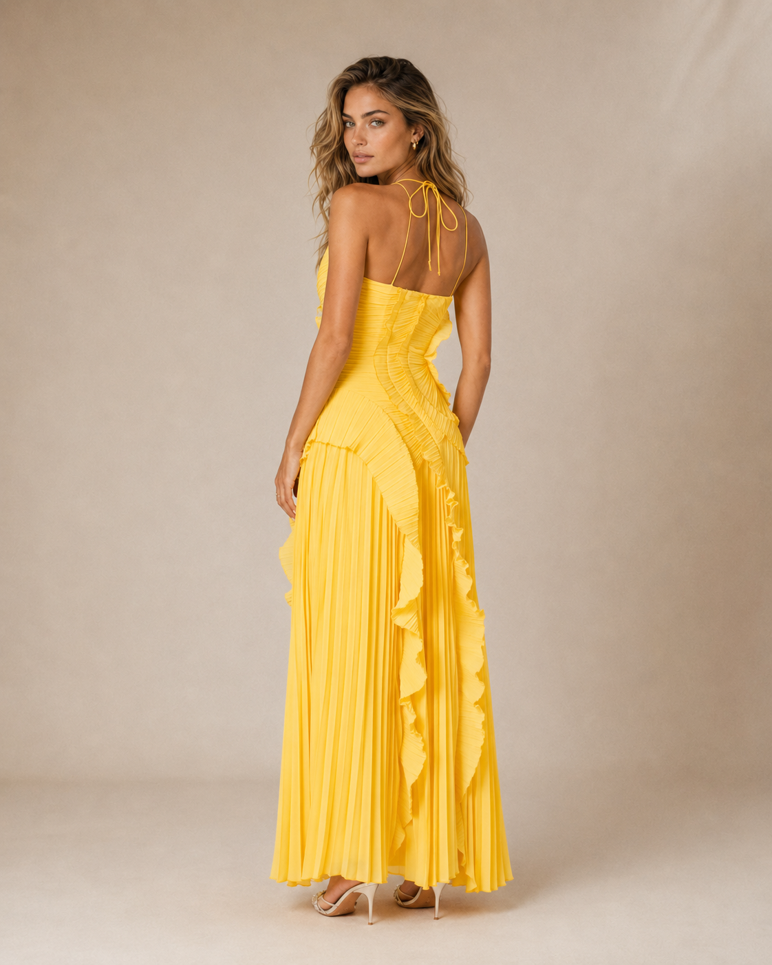 Robe Élise – Midi plissée asymétrique à col licou
